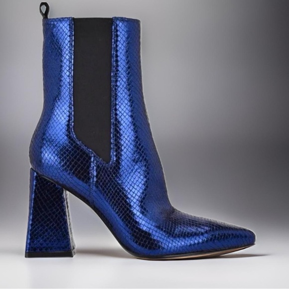 🎩🗝️NWOB $219 Marc Fisher LTD Blue Metallic Leather Boots - Picture 3 of 15